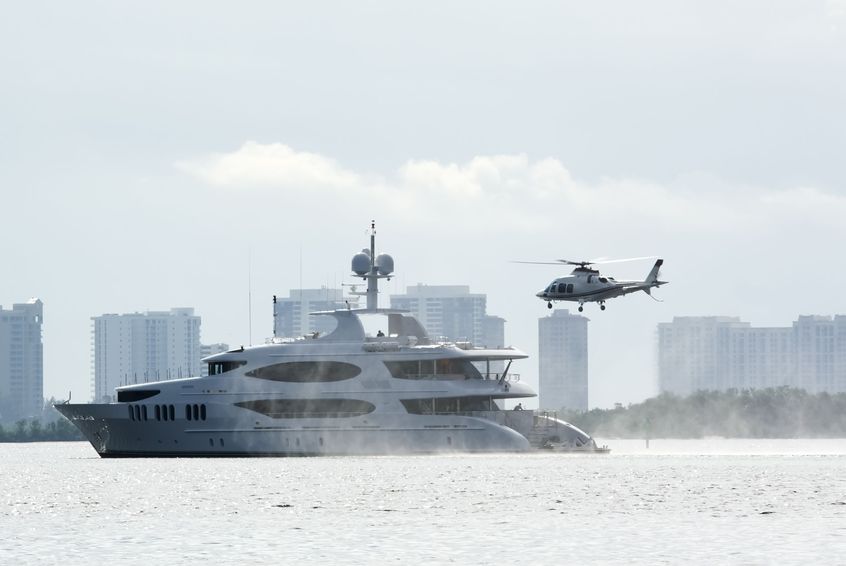expedition yacht